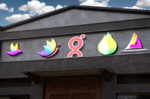 3d-shop-front-sign-metal-logo-mockup