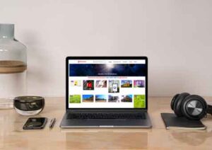 desk-mac-book-pro-scene-mock-up