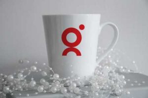 coffee-cup-mock-up-with-logo