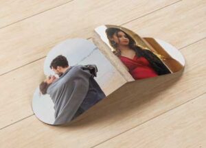 two-side-heart-shaped-leaflet-mock-up