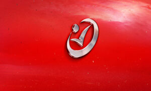 retro-car-emblem-mock-up
