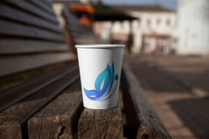 cup-mockup-public-place-on-the-bench
