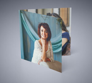double-square-leaflet-mockup-for-woman