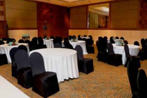 Corner elegant seating solutions in restaurant